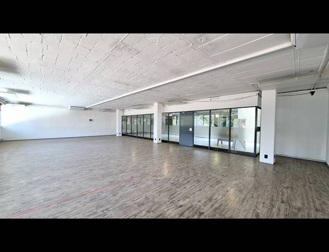 161M² OFFICE TO LET IN LYNNWOOD GLEN